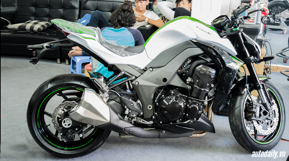 Kawasaki Z1000 2016 giá gần 400 triệu tại Việt Nam